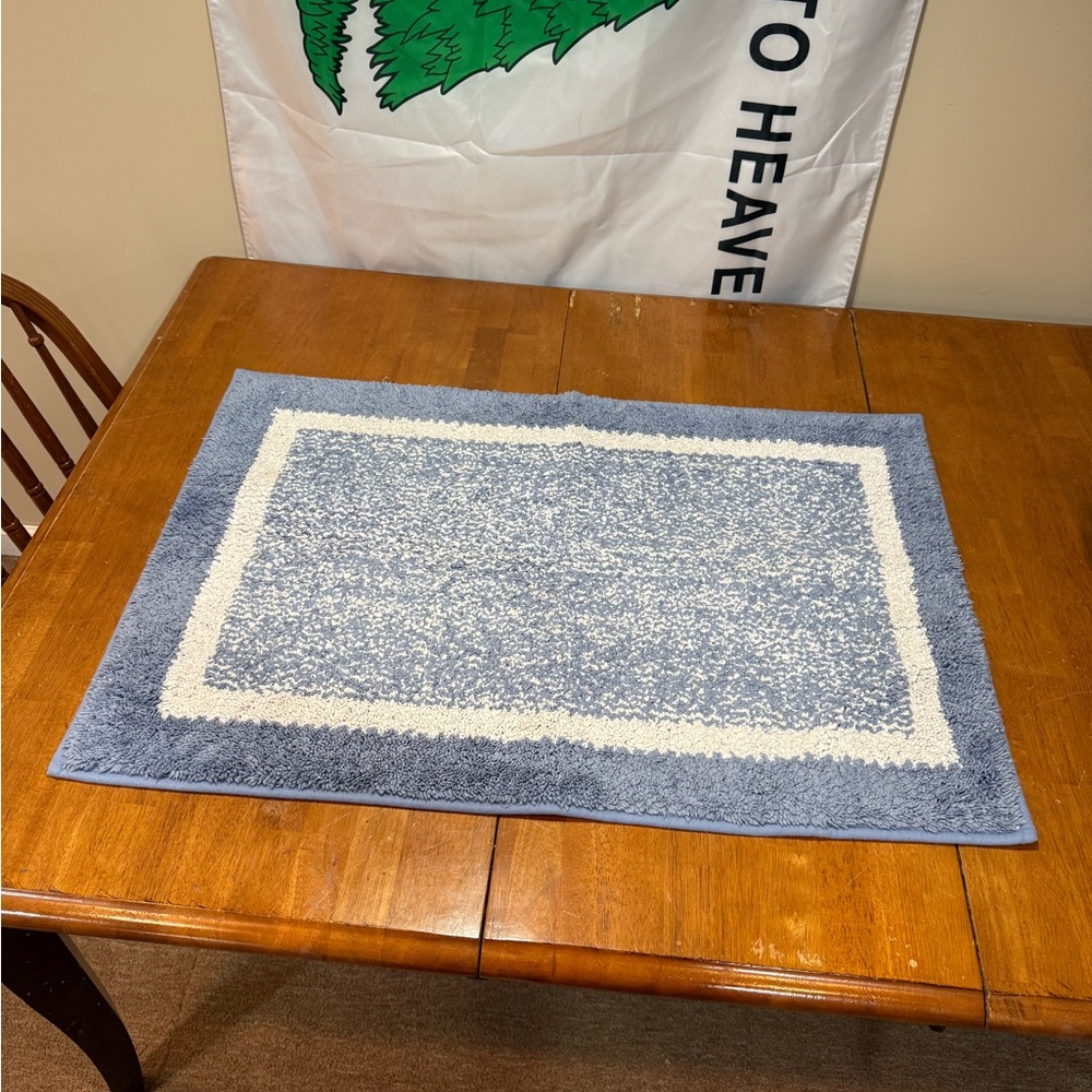Bathroom rug